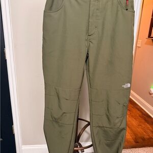 The North Face Men's Olive Cargo Pants